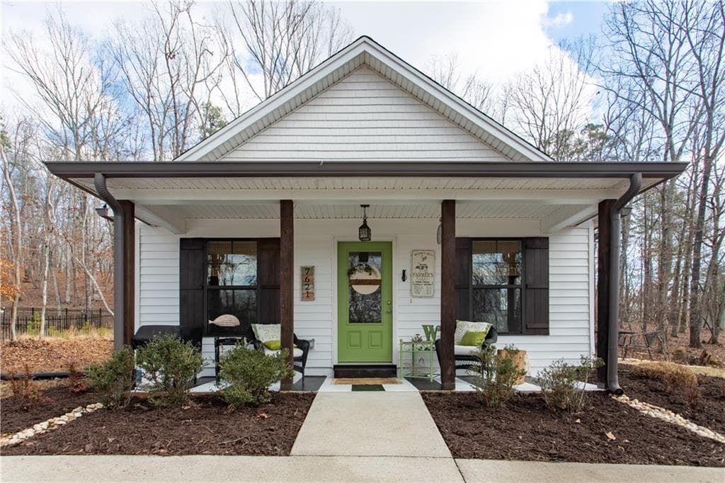 2 bedroom, 2 bathroom single family residence sold at 7621 Maple Place, Murrayville, GA 30564