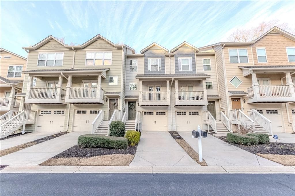 3 bedroom, 4 bathroom townhouse sold at 1501 Liberty Parkway 2307, Atlanta, GA 30318