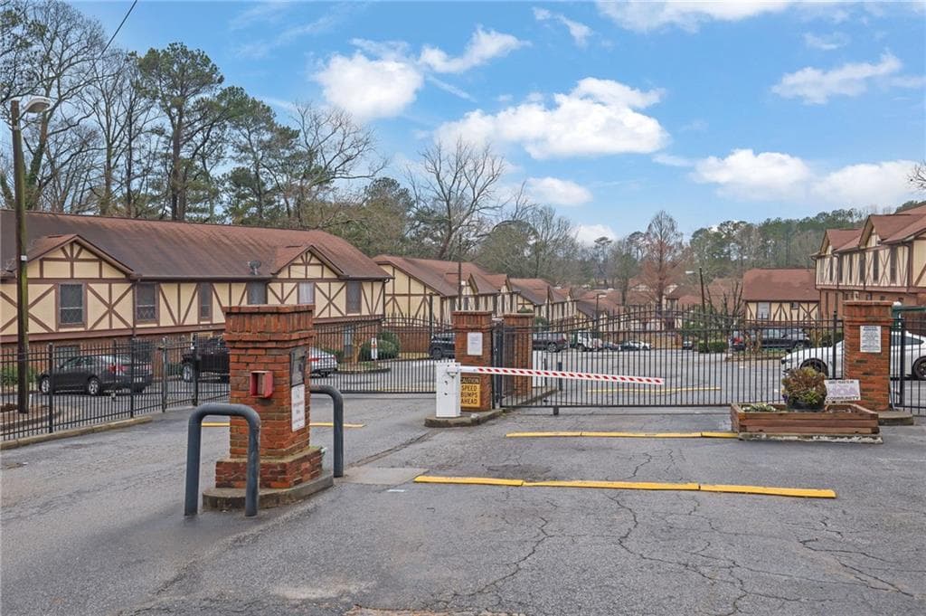 3 bedroom, 2 bathroom condominium sold at 3183 Abbeywood Drive, Decatur, GA 30034