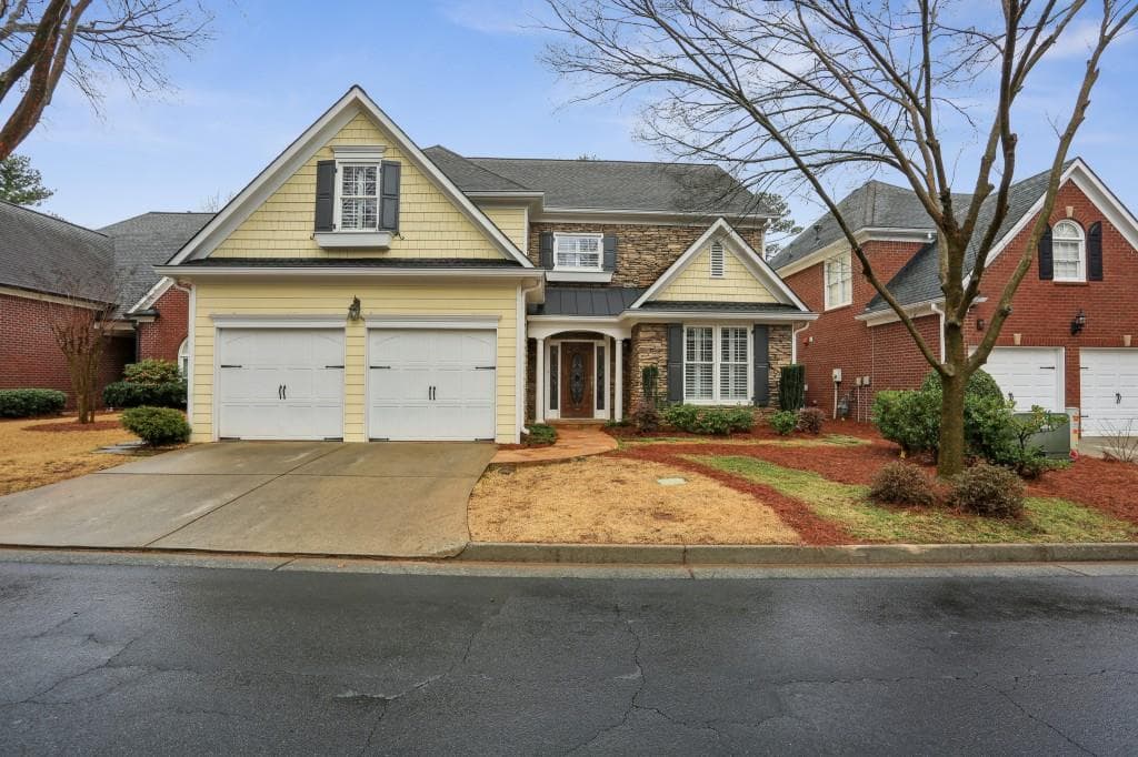4 bedroom, 4 bathroom single family residence sold at 6445 Glen Oaks Lane, Sandy Springs, GA 30328