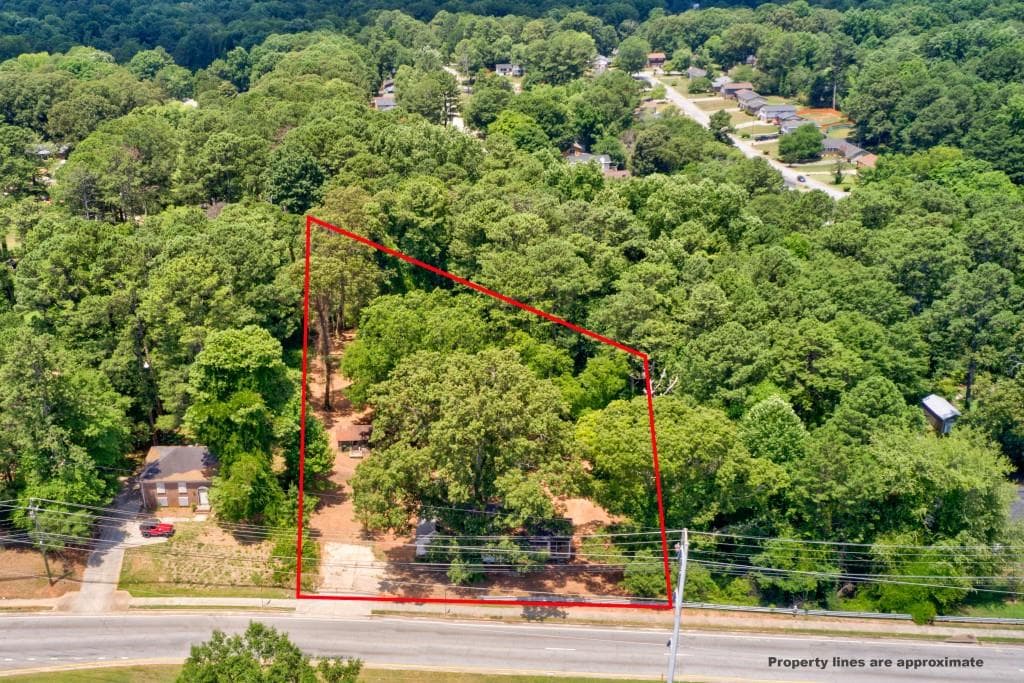 2 bedroom, 1 bathroom, 1,309 sq ft single family residence for sale at 1491 S Hairston Road, Stone Mountain, GA 30088 — photo 2