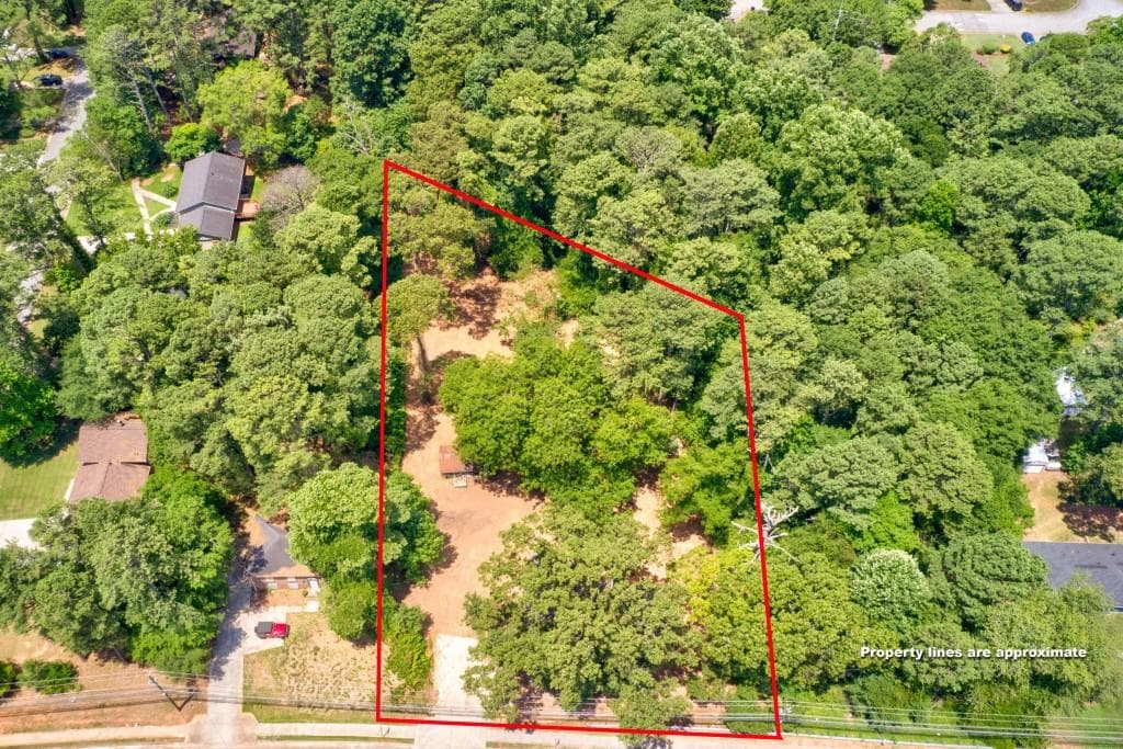 2 bedroom, 1 bathroom, 1,309 sq ft single family residence for sale at 1491 S Hairston Road, Stone Mountain, GA 30088 — photo 3