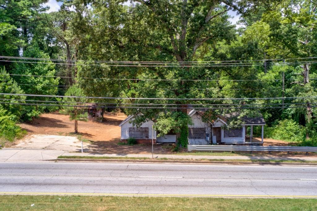 2 bedroom, 1 bathroom, 1,309 sq ft single family residence for sale at 1491 S Hairston Road, Stone Mountain, GA 30088 — photo 4
