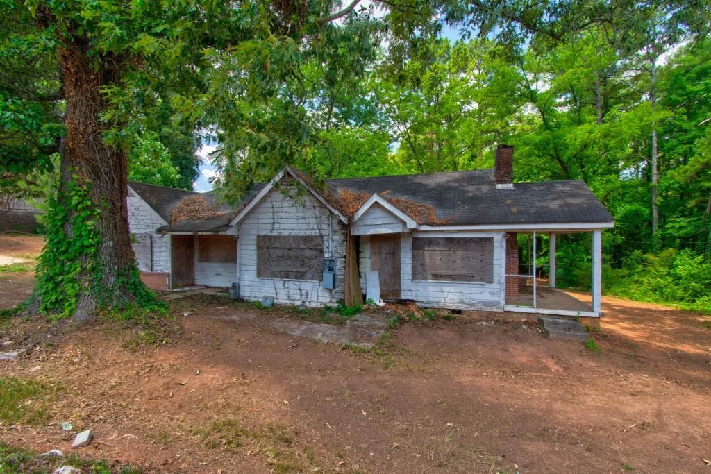 2 bedroom, 1 bathroom, 1,309 sq ft single family residence for sale at 1491 S Hairston Road, Stone Mountain, GA 30088 — photo 6