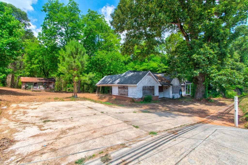 2 bedroom, 1 bathroom, 1,309 sq ft single family residence for sale at 1491 S Hairston Road, Stone Mountain, GA 30088 — photo 7