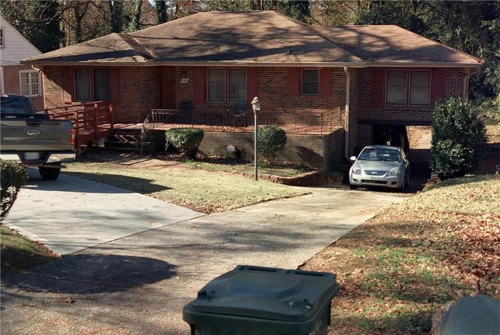 3 bedroom, 2 bathroom single family residence sold at 1367 Pollard Drive, Atlanta, GA 30311
