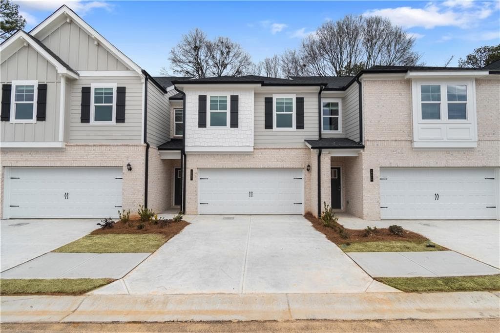 3 bedroom, 3 bathroom condominium sold at 324 Shine Drive, Stockbridge, GA 30281