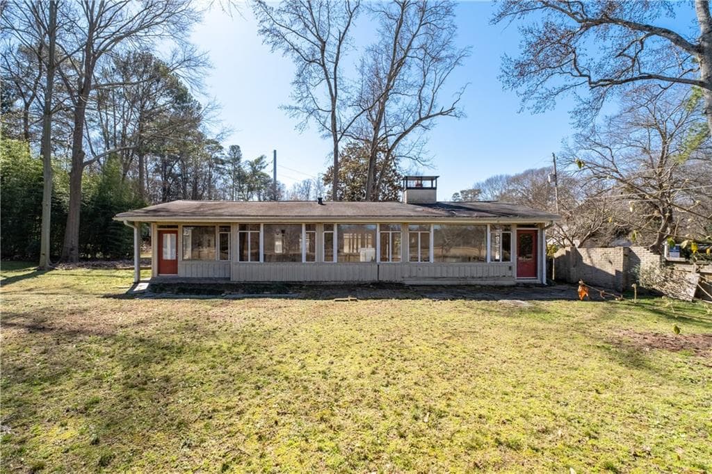 3 bedroom, 2 bathroom, 1,433 sq ft single family residence sold at 382 GOLFVIEW Road, Atlanta, GA 30309