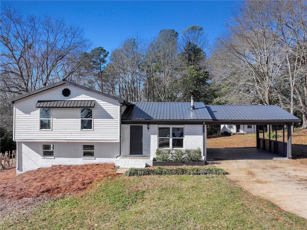 4 bedroom, 3 bathroom single family residence sold at 21 Anderson Street, Jefferson, GA 30549