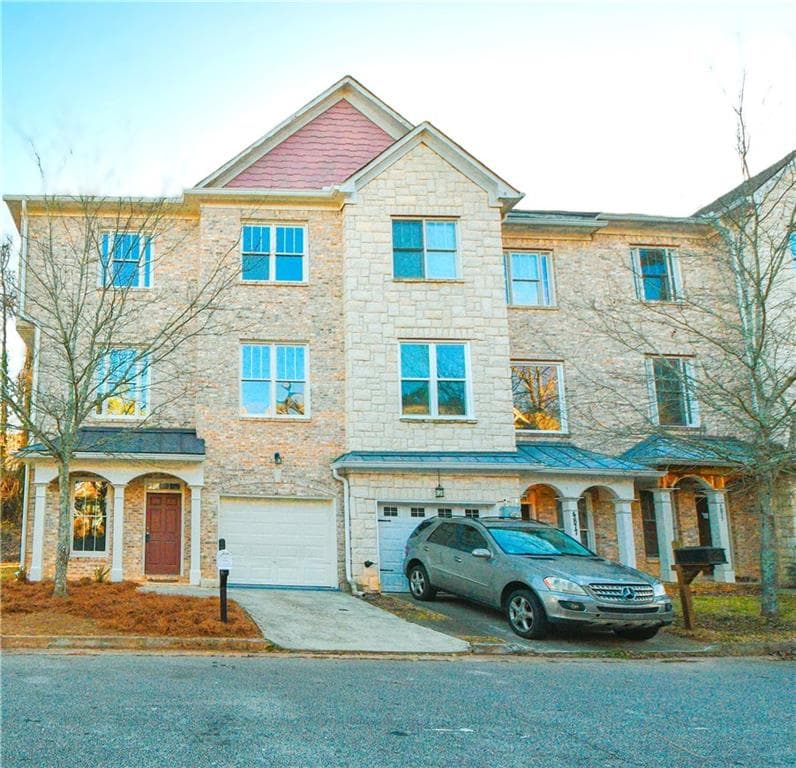 3 bedroom, 4 bathroom townhouse sold at 4879 PINNACLE Drive, Stone Mountain, GA 30088