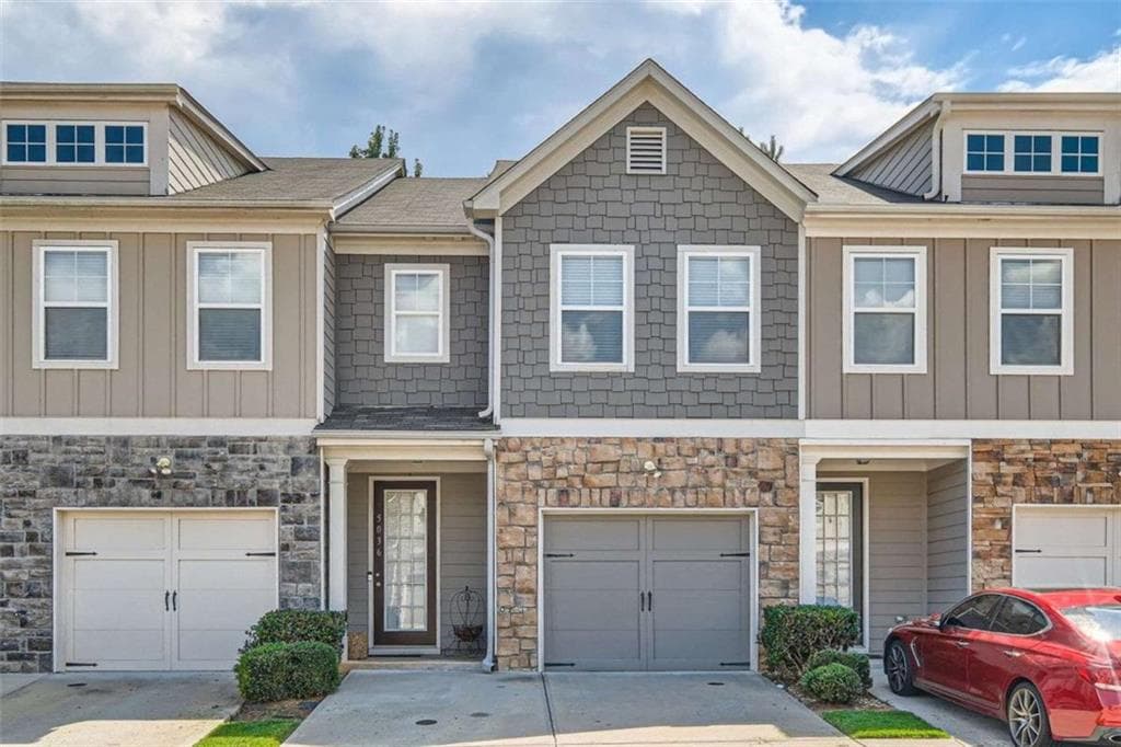 3 bedroom, 3 bathroom townhouse sold at 5036 Longview Walk, Decatur, GA 30035