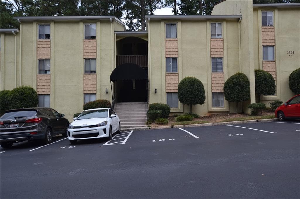 2 bedroom, 1 bathroom condominium sold at 2398 Lawrenceville Highway K, Decatur, GA 30033