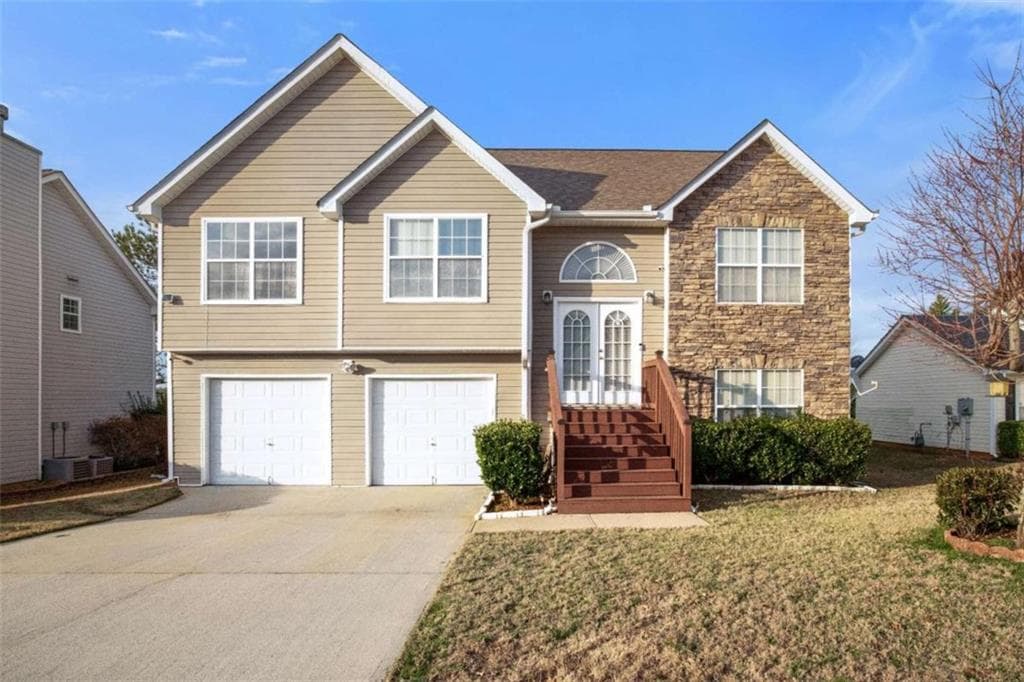 5 bedroom, 3 bathroom single family residence sold at 521 Carlsbad Cove, Stockbridge, GA 30281