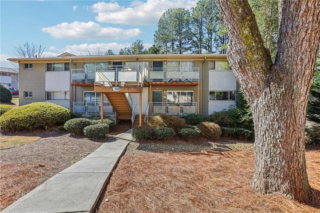 2 bedroom, 2 bathroom condominium sold at 3048 Briarcliff Road 2, Atlanta, GA 30329