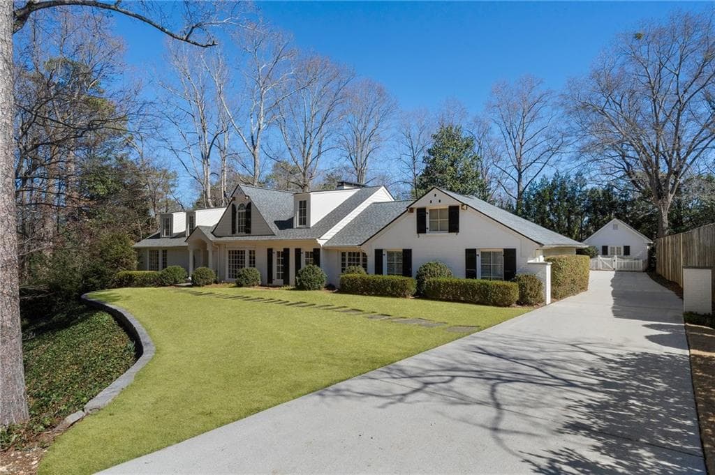 5 bedroom, 5 bathroom single family residence sold at 4539 Tall Pines Drive, Atlanta, GA 30327