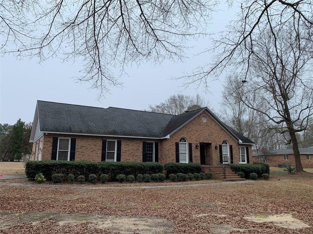 4 bedroom, 3 bathroom single family residence sold at 2870 Moncrief Road, Lizella, GA 31052
