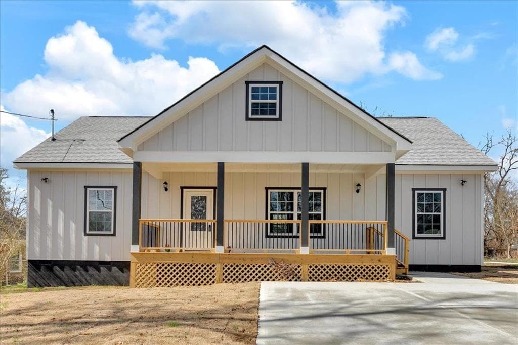 3 bedroom, 2 bathroom single family residence sold at 210 S ELM Street, Rome, GA 30165