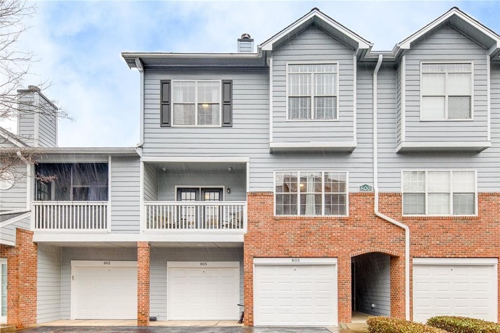 3 bedroom, 3 bathroom townhouse sold at 805 Vinings Forest Lane, Smyrna, GA 30080 — photo 1 of 1