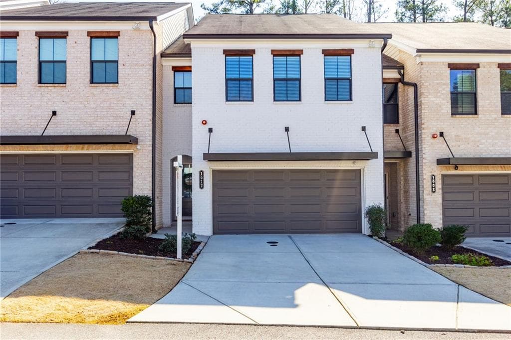 3 bedroom, 3 bathroom townhouse sold at 1012 Rohner Way, Smyrna, GA 30080 — photo 1 of 1