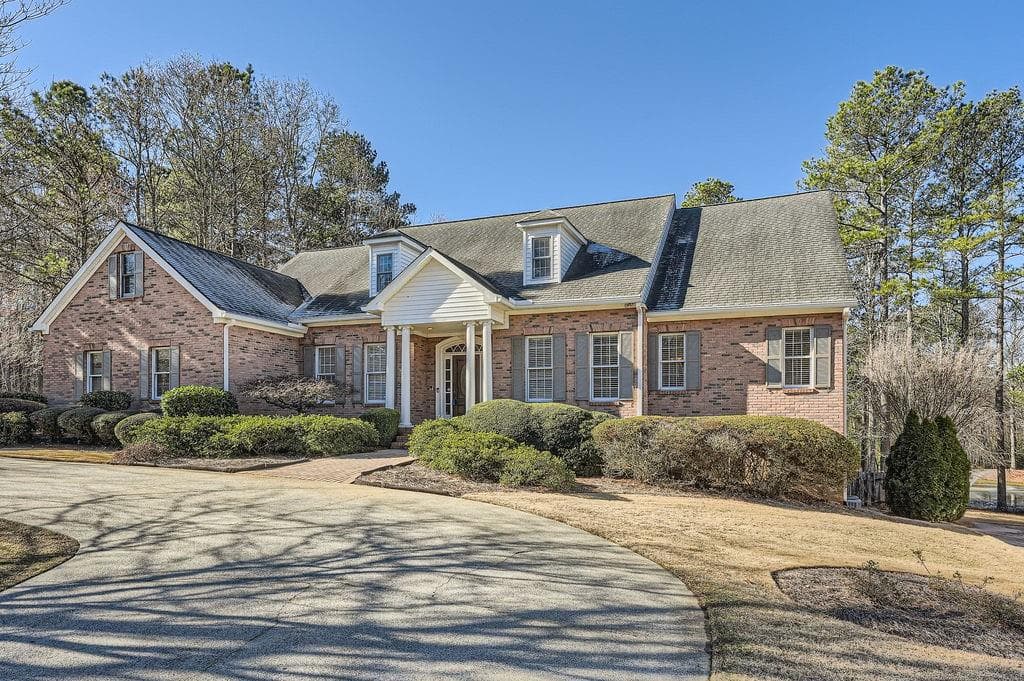 4 bedroom, 5 bathroom, 5,047 sq ft single family residence sold at 1725 Patriots Way, Kennesaw, GA 30152