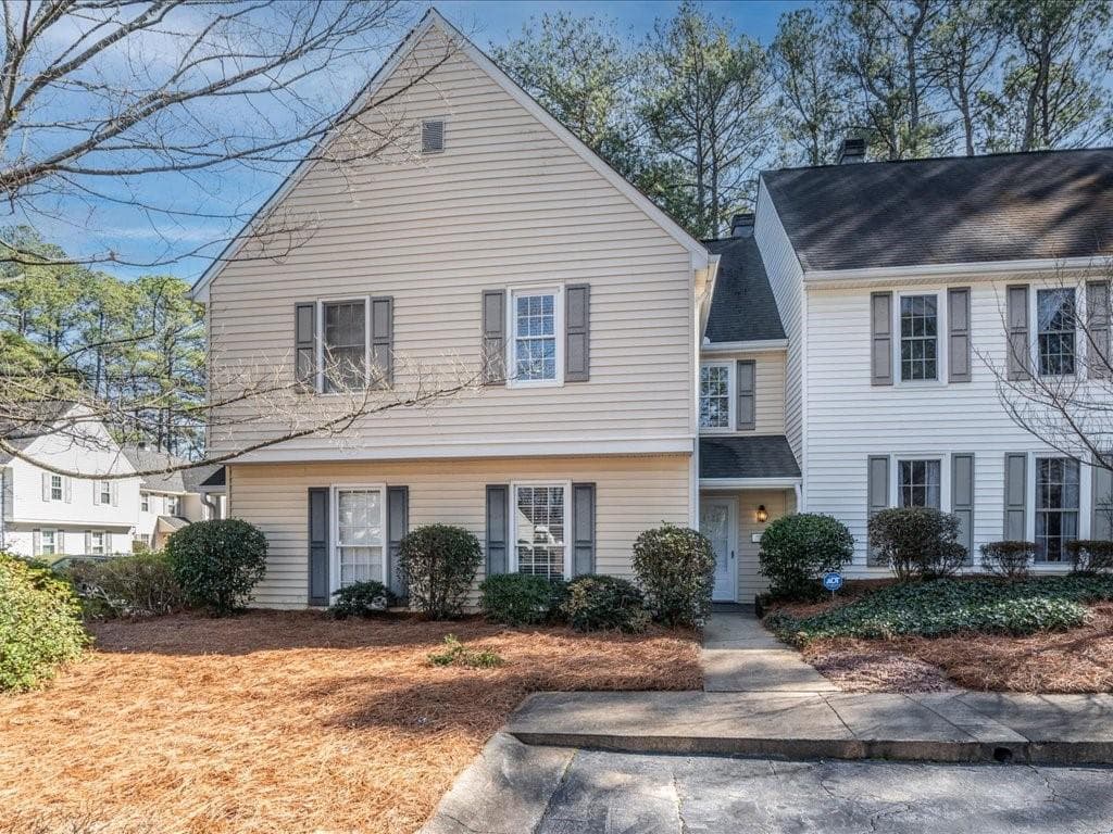 3 bedroom, 2 bathroom townhouse sold at 4126 N Gloucester Place, Atlanta, GA 30341