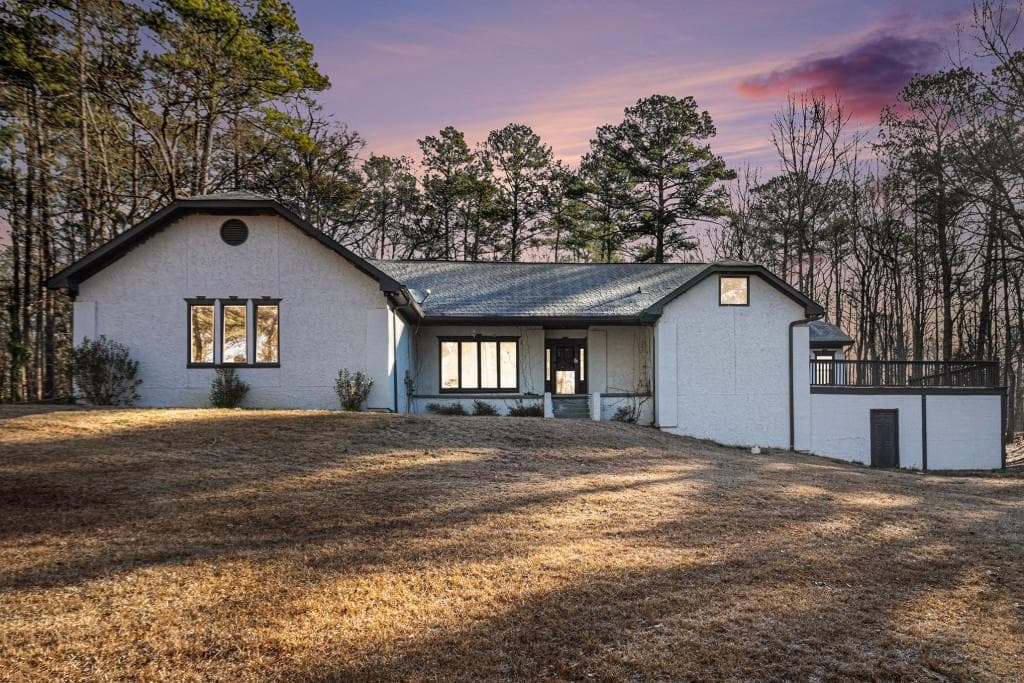 6 bedroom, 5 bathroom single family residence sold at 1675 Dodson Drive, Atlanta, GA 30311