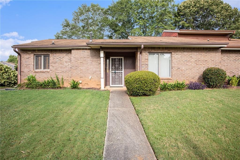 2 bedroom, 2 bathroom townhouse sold at 1491 Stoneleigh Way, Stone Mountain, GA 30088