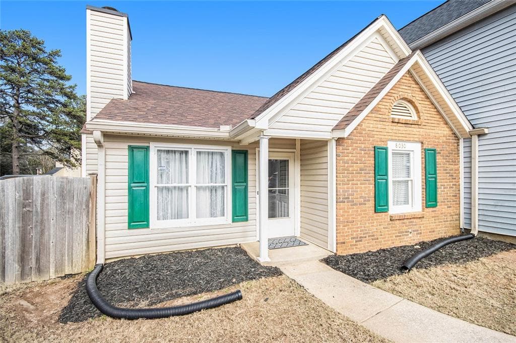 2 bedroom, 2 bathroom townhouse sold at 8030 S Bay Court, Riverdale, GA 30274