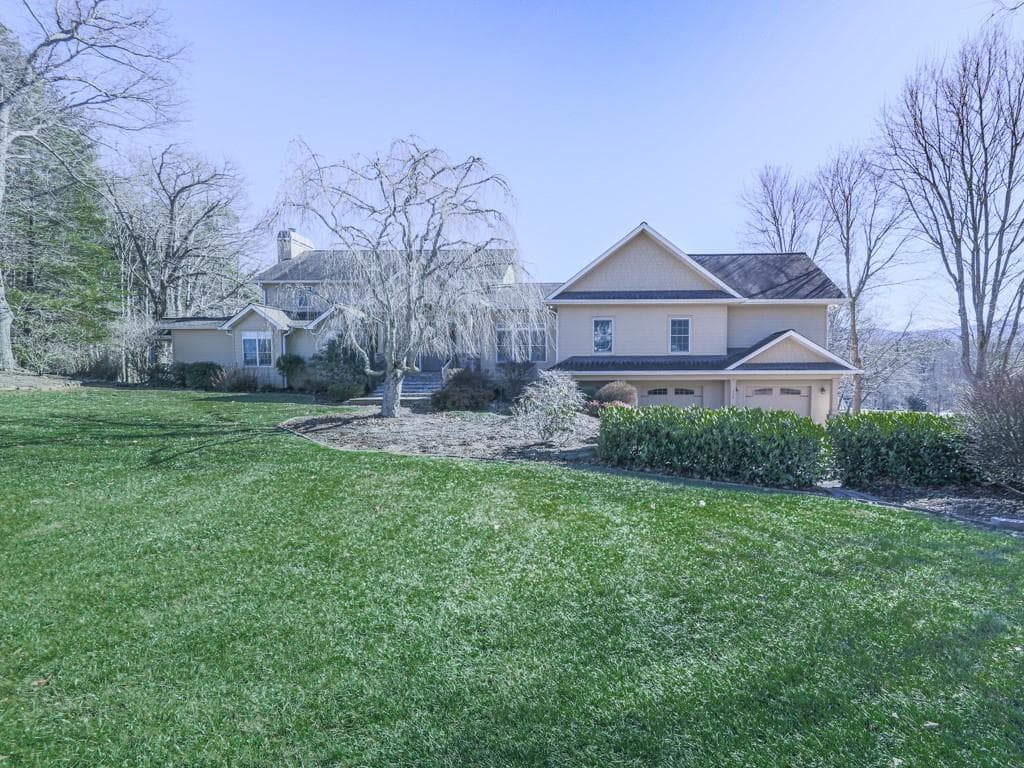 4 bedroom, 5 bathroom single family residence sold at 112 Mountain View Road, Blairsville, GA 30512