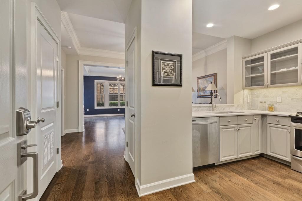 1 bedroom, 1 bathroom condominium sold at 850 Piedmont Avenue 2102, Atlanta, GA 30308