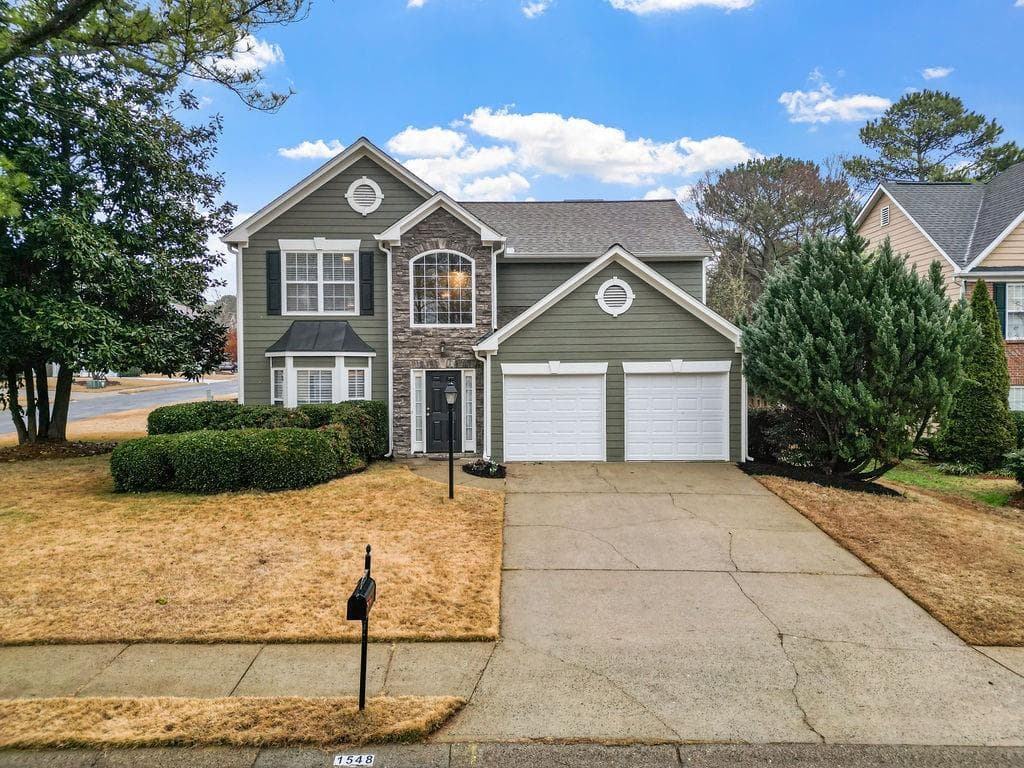 3 bedroom, 3 bathroom single family residence sold at 1548 Pinebreeze Drive, Marietta, GA 30062