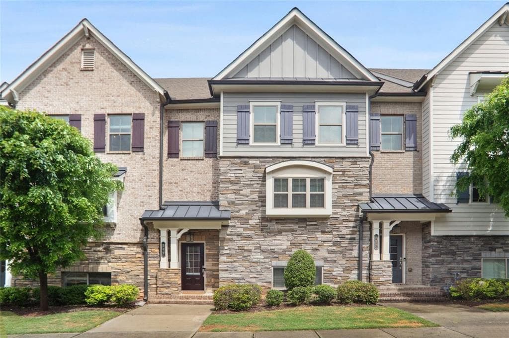 3 bedroom, 4 bathroom townhouse sold at 549 HENRY Drive, Marietta, GA 30064