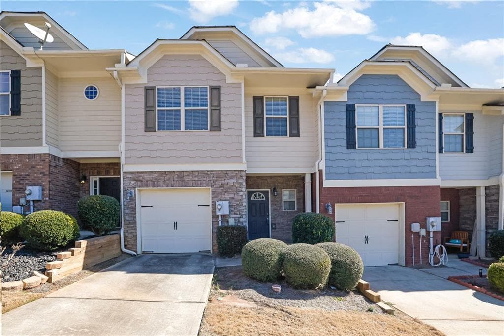 3 bedroom, 3 bathroom, 1,908 sq ft townhouse sold at 55 Burns View Court, Lawrenceville, GA 30044