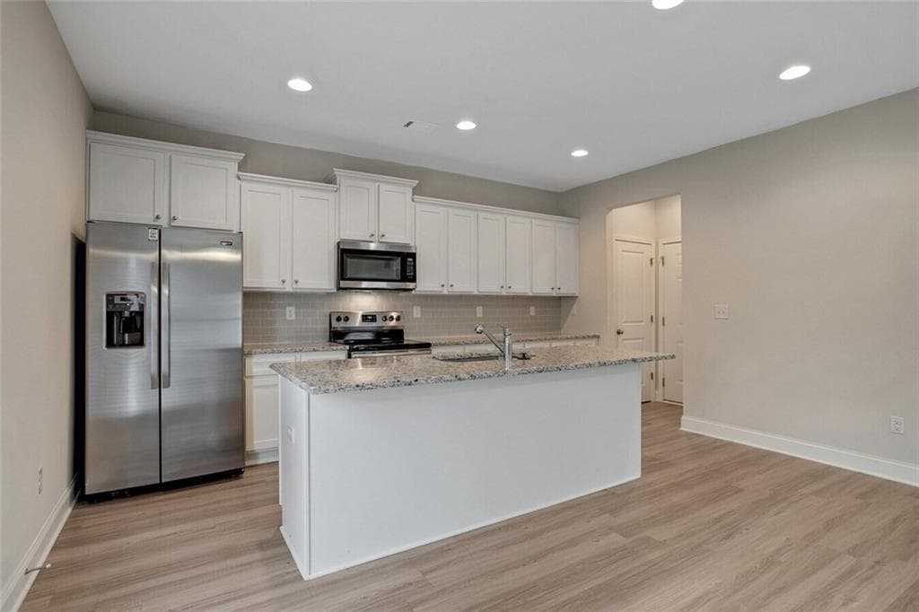 4 bedroom, 3 bathroom, 2,228 sq ft single family residence for rent at 112 Chase Landing Drive Stonewycke, Loganville, GA 30052 for $2,598 a month — photo 9