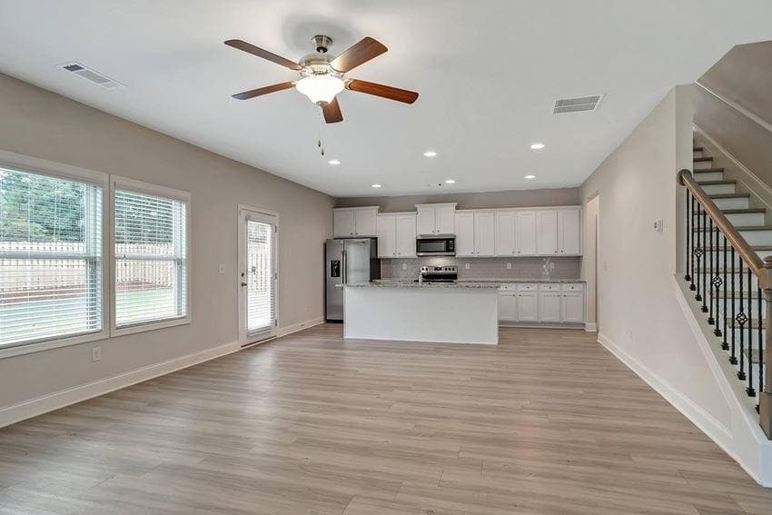 4 bedroom, 3 bathroom, 2,335 sq ft single family residence for rent at 156 Chase Landing Drive Martin, Loganville, GA 30052 for $2,586 a month — photo 3