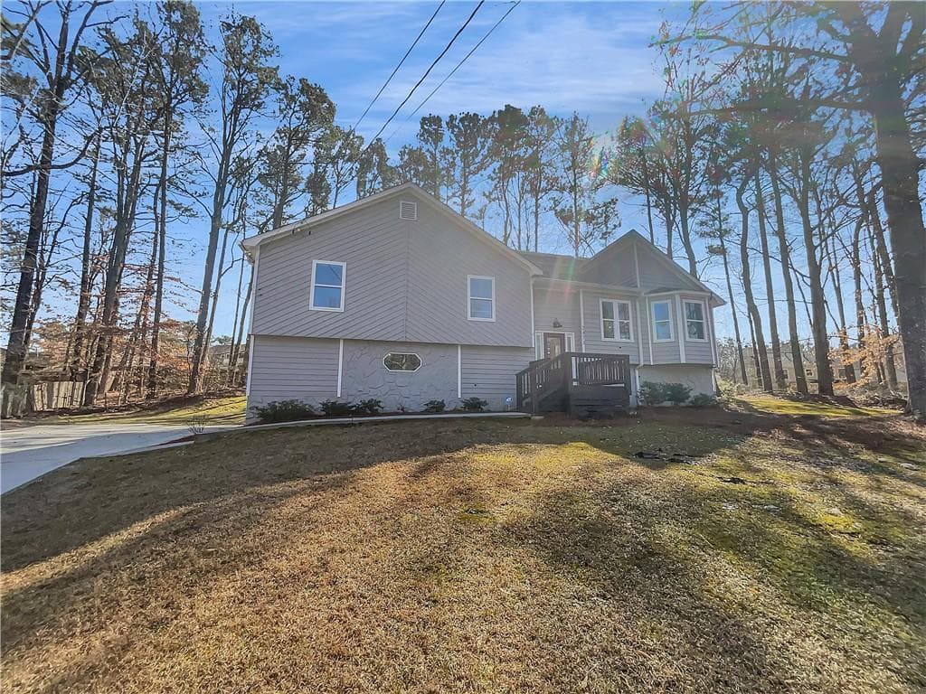 3 bedroom, 3 bathroom single family residence sold at 2473 Chauncey Lane, Marietta, GA 30064