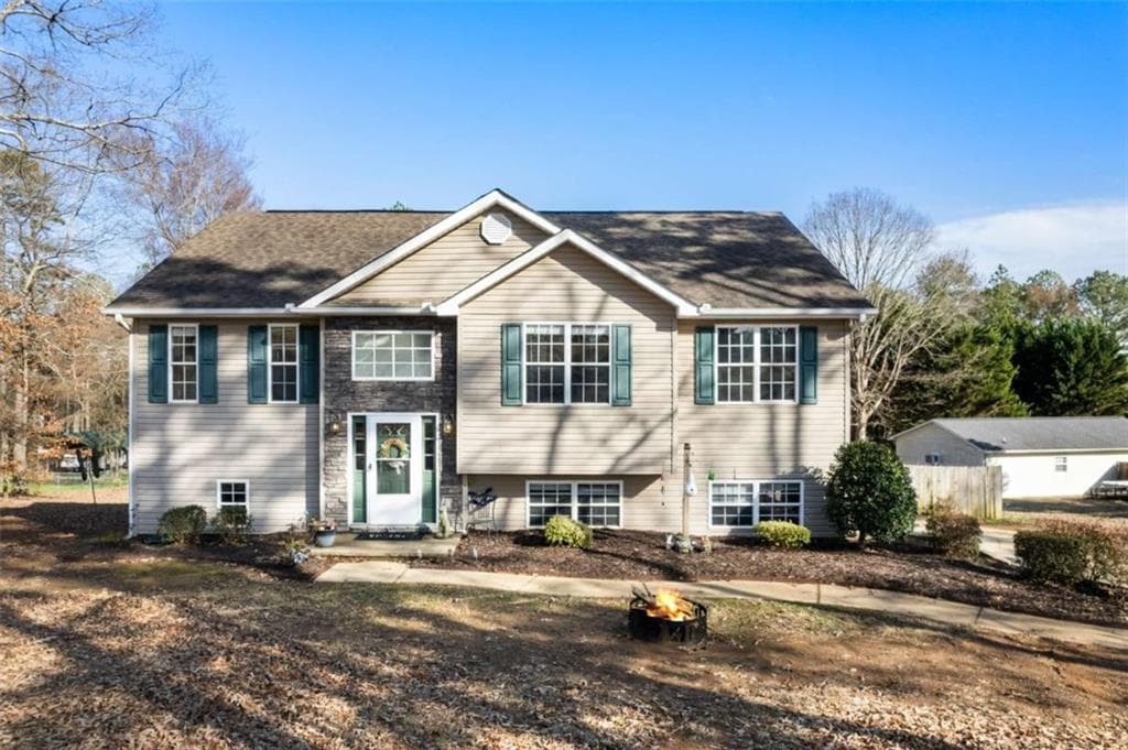 5 bedroom, 3 bathroom single family residence sold at 119 New Harmony Road, Cedartown, GA 30125