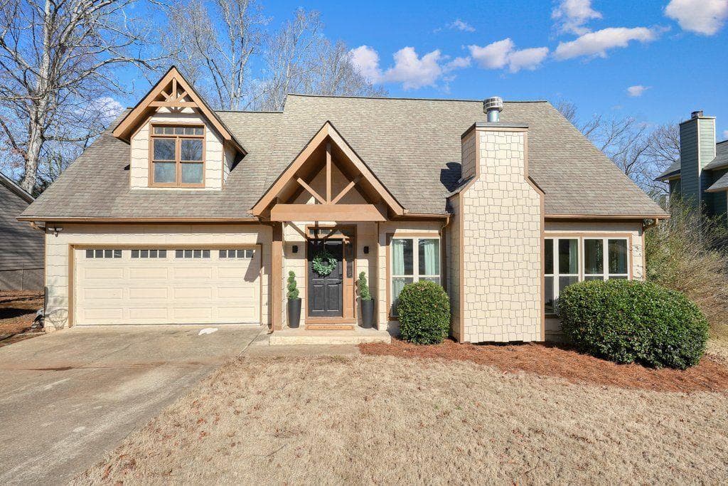 3 bedroom, 3 bathroom single family residence sold at 1750 Latour Drive, Marietta, GA 30066
