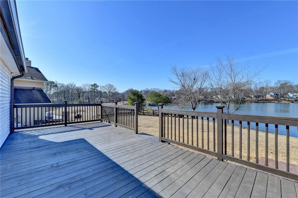 3 bedroom, 2 bathroom single family residence sold at 2762 Inverloch Circle, Duluth, GA 30096