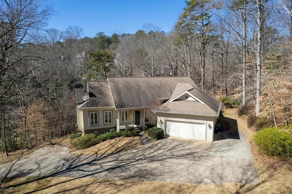 3 bedroom, 4 bathroom single family residence sold at 3854 W Nancy Creek Place, Brookhaven, GA 30319