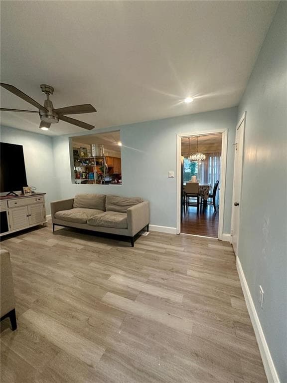 4 bedroom, 2 bathroom, 1,350 sq ft single family residence under contract at 172 SCARSDALE Drive, Riverdale, GA 30274 — photo 3