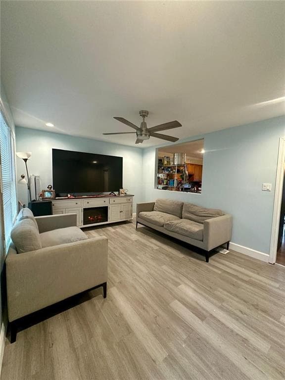 4 bedroom, 2 bathroom, 1,350 sq ft single family residence under contract at 172 SCARSDALE Drive, Riverdale, GA 30274 — photo 4