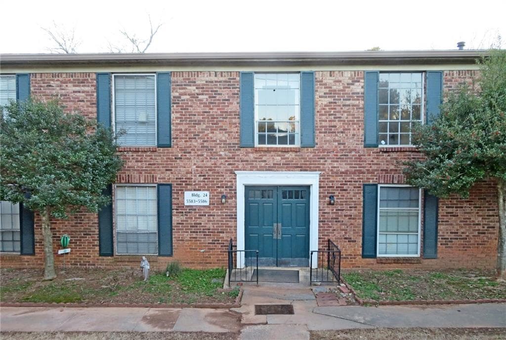 3 bedroom, 2 bathroom, 1,284 sq ft condominium sold at 5586 Kingsport Drive, Atlanta, GA 30342