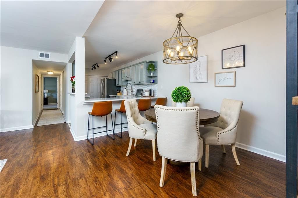 407 Brighton Point, Atlanta, GA 30328 — most recent listing photo