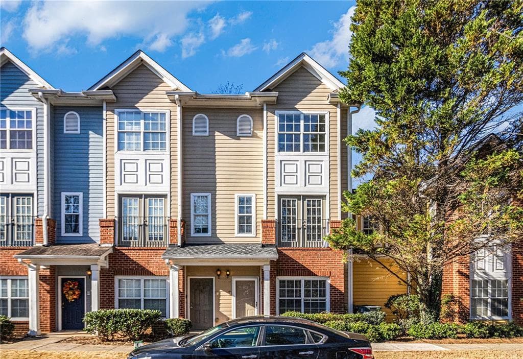 3 bedroom, 3 bathroom townhouse sold at 1732 Pryor Road 403, Atlanta, GA 30315
