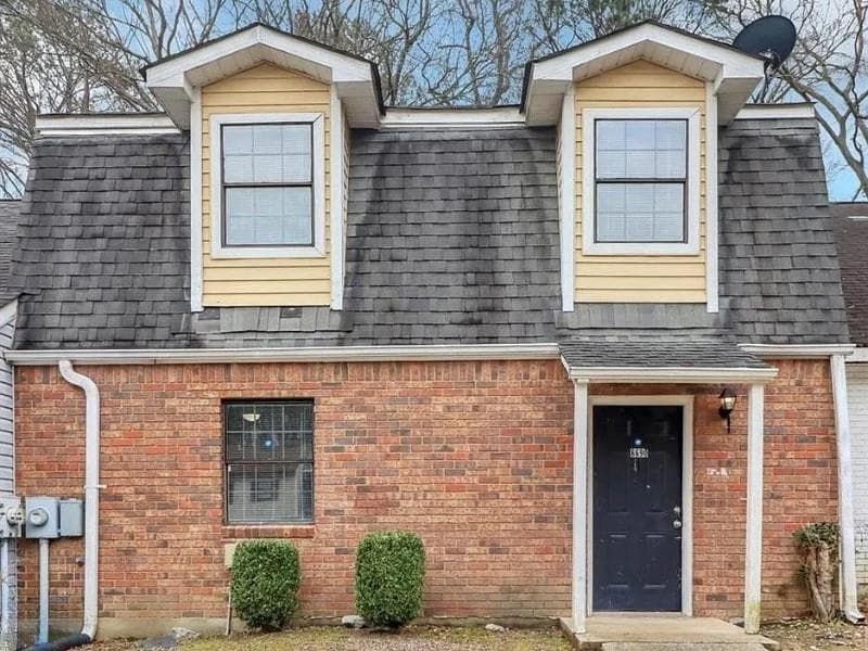 4 bedroom, 2 bathroom townhouse sold at 8690 ASHLEY Way, Douglasville, GA 30134