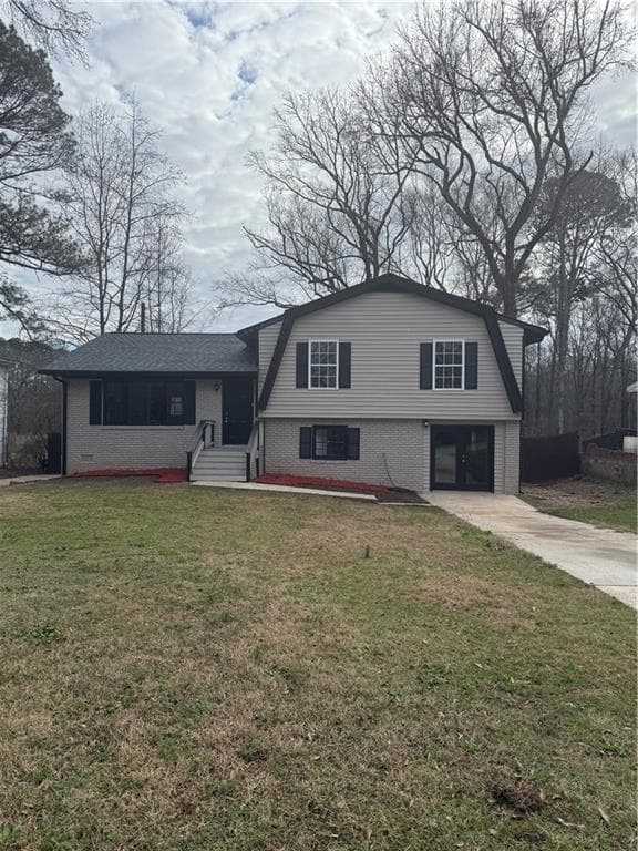 3 bedroom, 2 bathroom single family residence sold at 7576 Shadow Wood Drive, Jonesboro, GA 30236