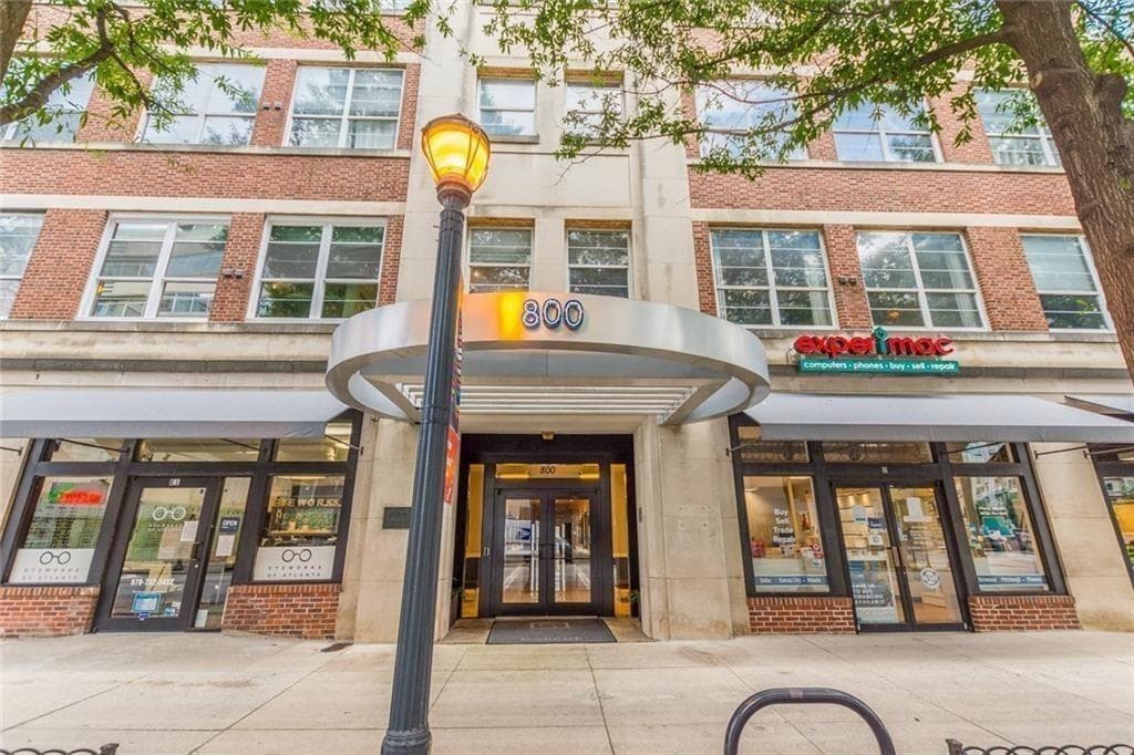 1 bedroom, 1 bathroom condominium sold at 800 Peachtree Street 1320, Atlanta, GA 30308