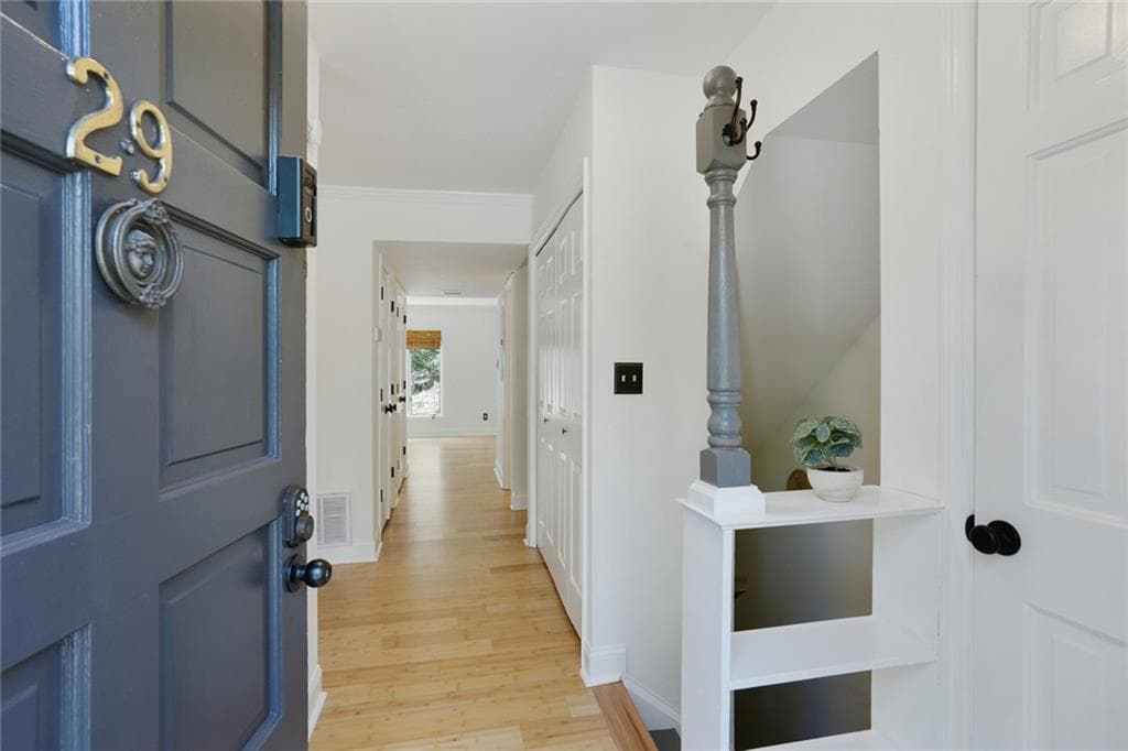 3 bedroom, 4 bathroom townhouse sold at 29 Ivy Trail, Atlanta, GA 30342