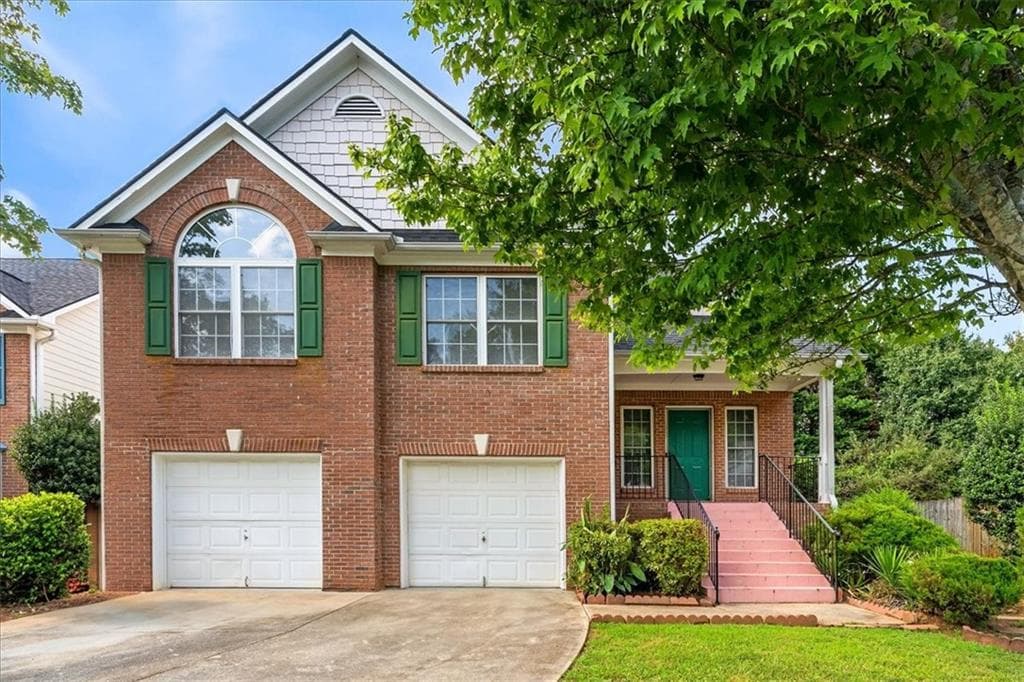 5 bedroom, 3 bathroom single family residence sold at 4515 Parkview Walk Drive, Lilburn, GA 30047
